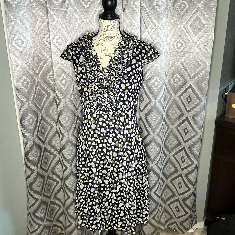 Gently use , vintage inspired size 8, belt is missing